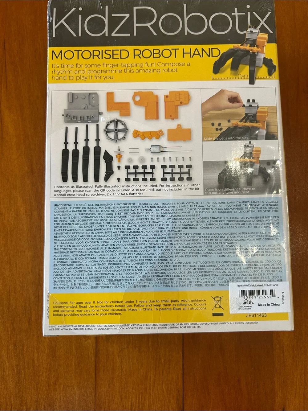 NWT KidzRobotix Motorised Robot Hand STEAM Kit Educational Toy